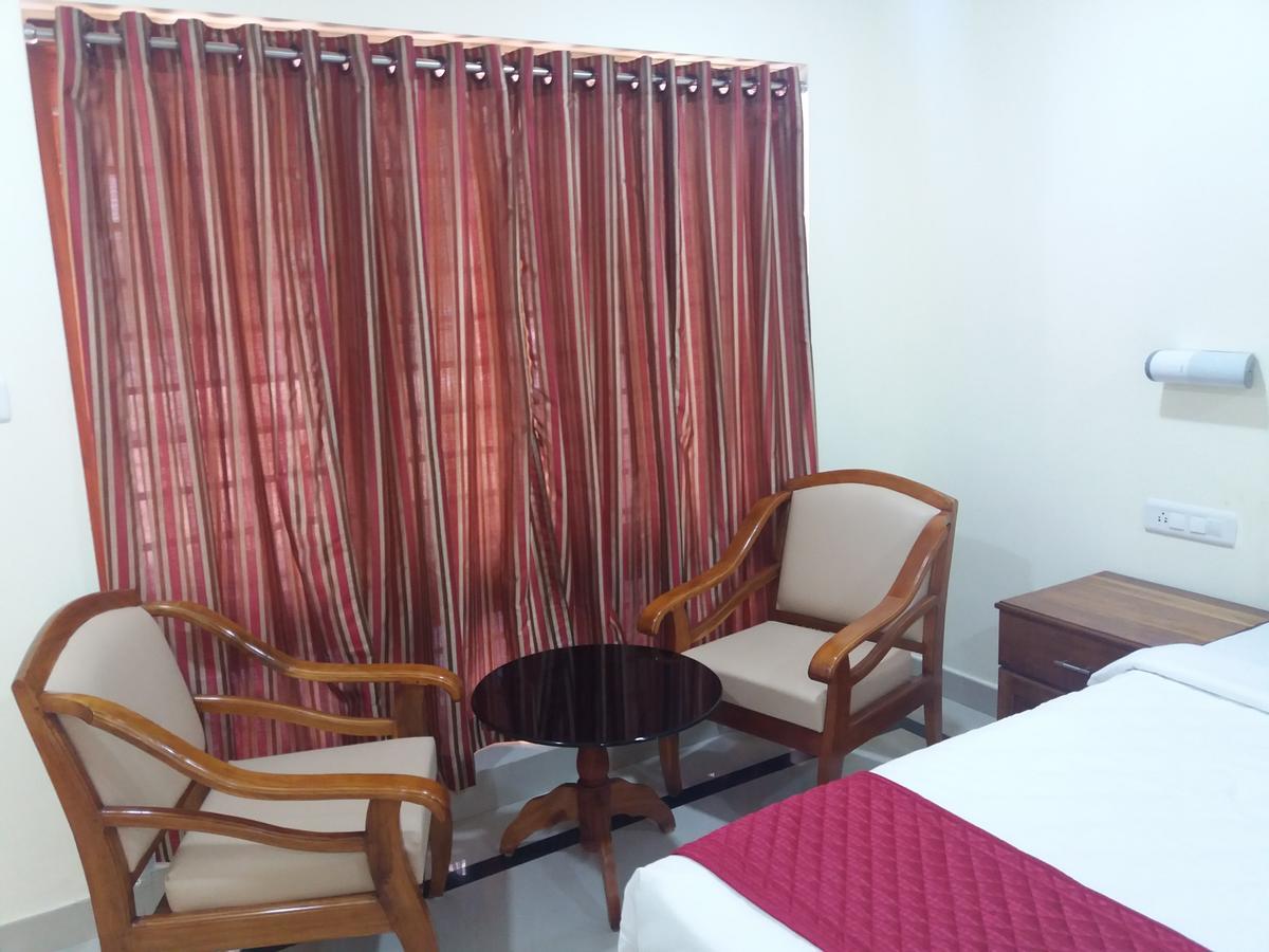 טריואנדרום Travancore Island Resort מראה חיצוני תמונה