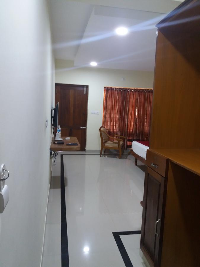 טריואנדרום Travancore Island Resort מראה חיצוני תמונה