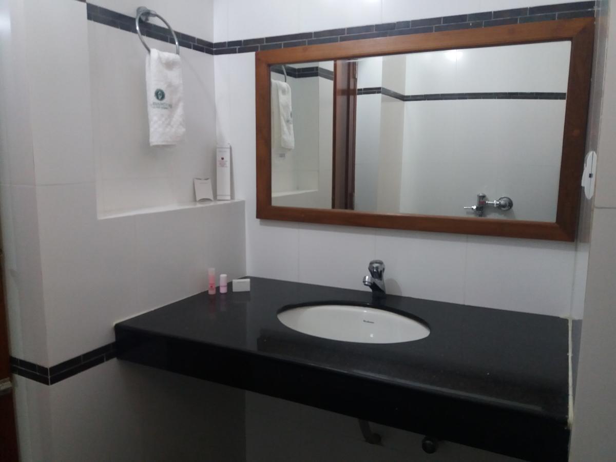 טריואנדרום Travancore Island Resort מראה חיצוני תמונה