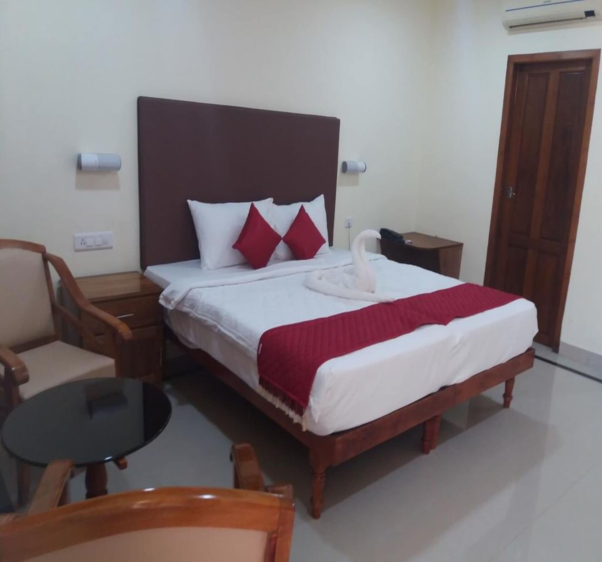 טריואנדרום Travancore Island Resort מראה חיצוני תמונה
